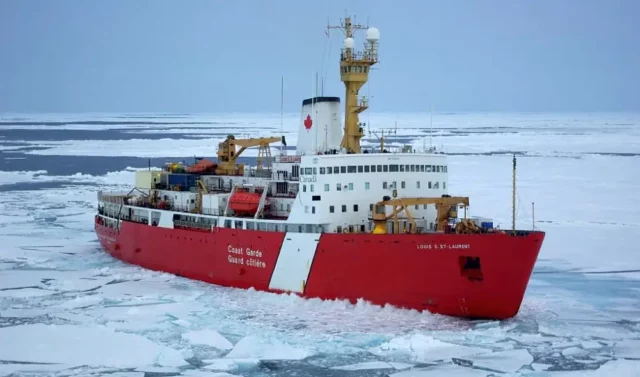 a0f841d5d2_ledokol-ccgs-louis-s_-st-laurent-ber-ohr-kanady