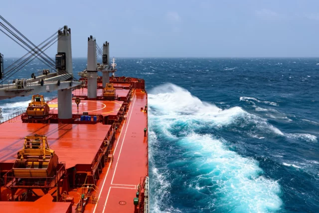 ship-1B2f5nZd